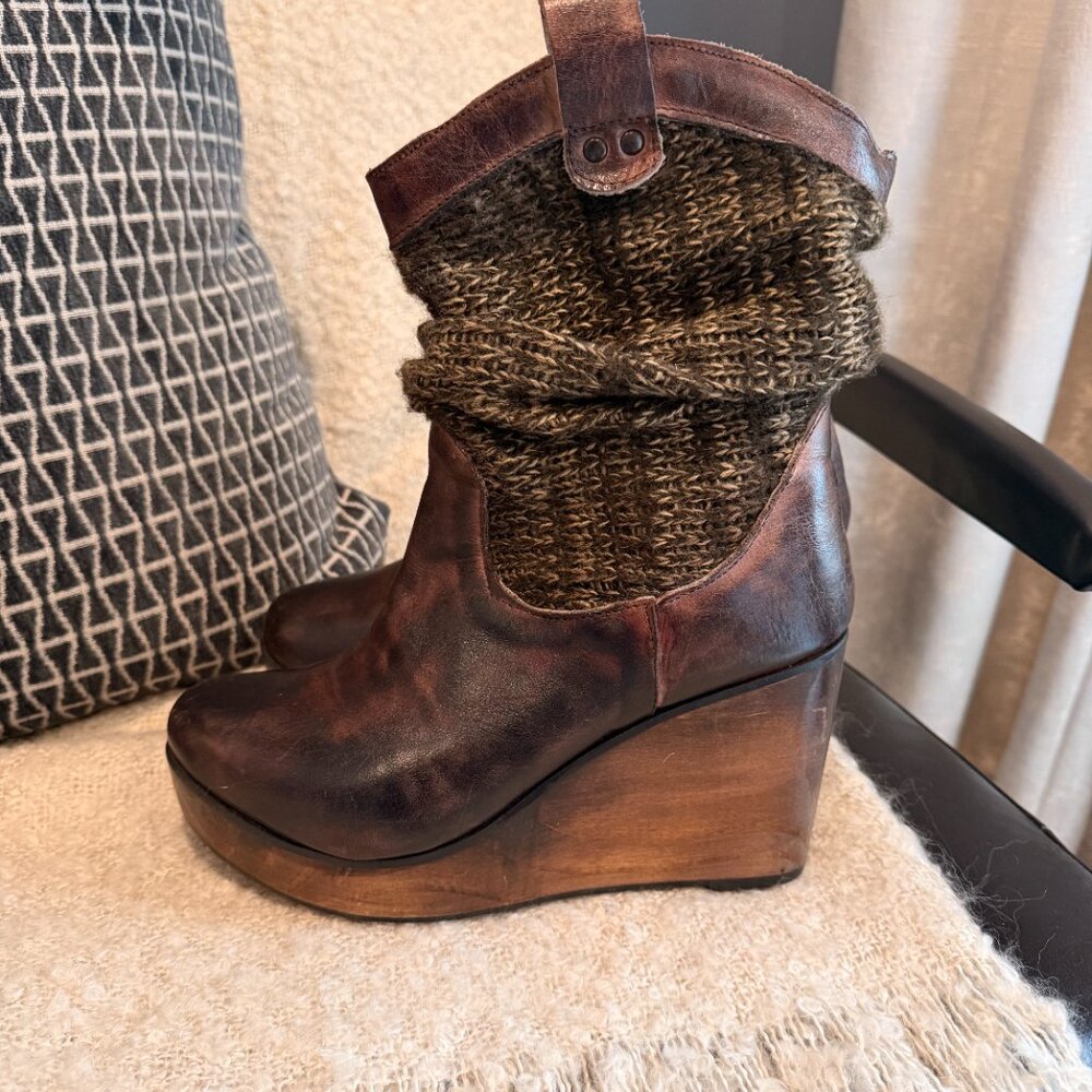 BED STU Bruges Teak Rustic Brown Leather Bootie Boots Slouch Wooden Wedge Sz 8.5